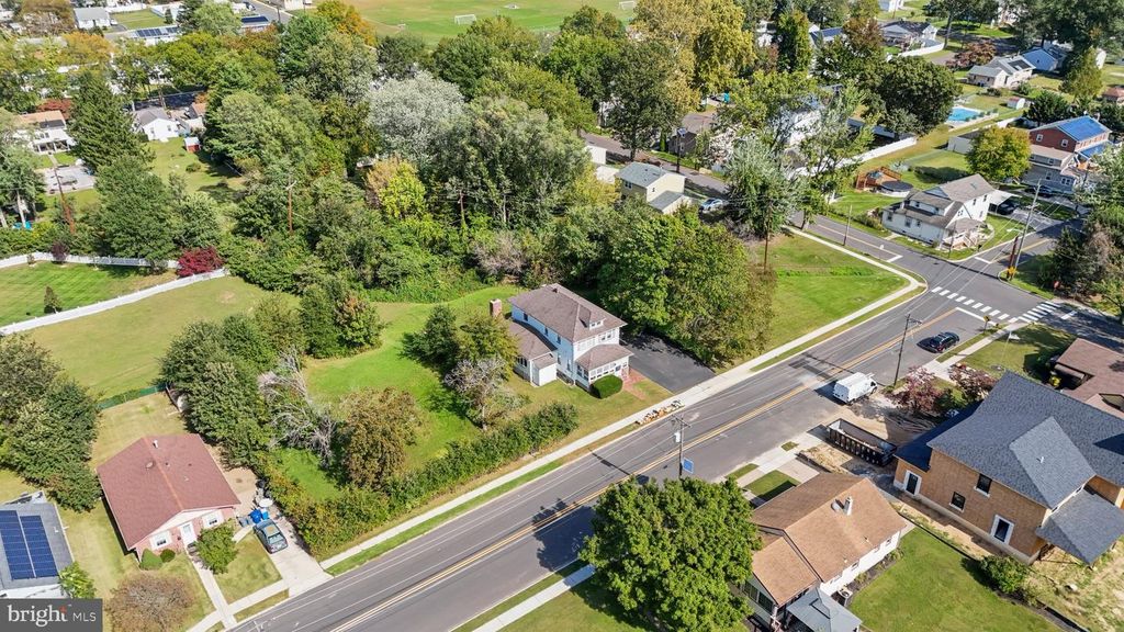 433 WILBUR HENRY DR, FLORENCE, NJ 08518 — photo 4