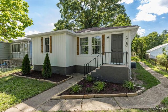 608 N 4th Street, De Soto, MO 63020