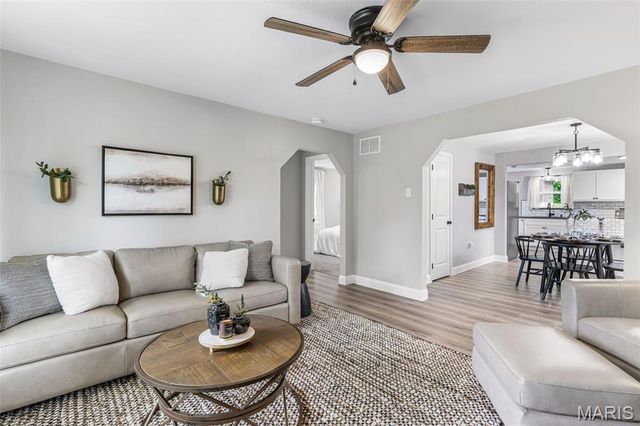 608 N 4th Street, De Soto, MO 63020