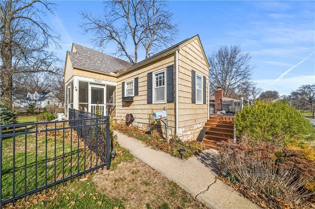 5000 NEOSHO Lane, Roeland Park, KS 66205