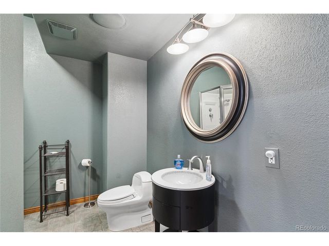 6915 E Bayaud Ave, Denver, CO 80230