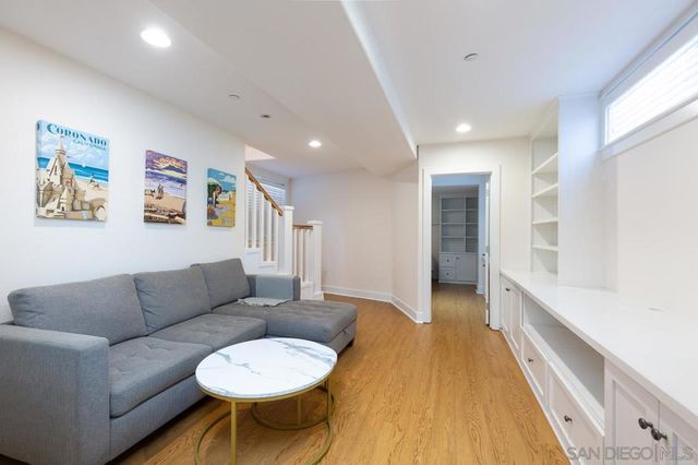 457 D Ave, Coronado, CA 92118