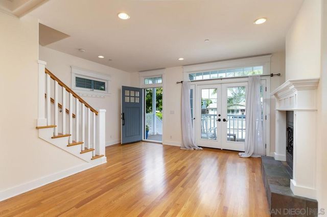 457 D Ave, Coronado, CA 92118