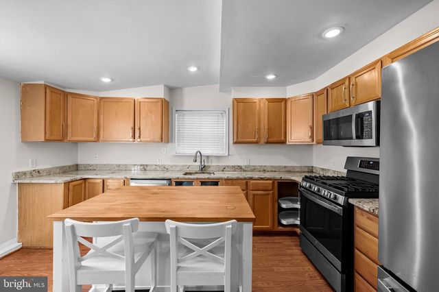 21 E WEST ST E, Baltimore, MD 21230