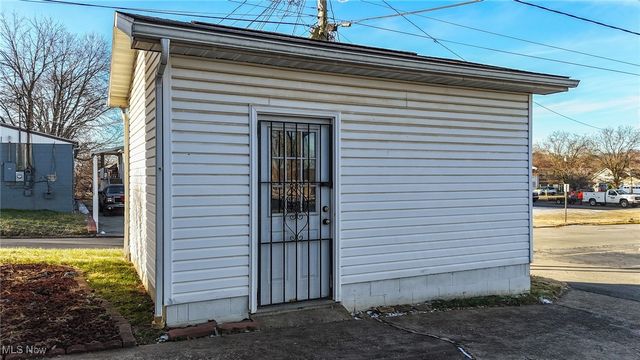 3401 6th Avenue, Vienna, WV 26105