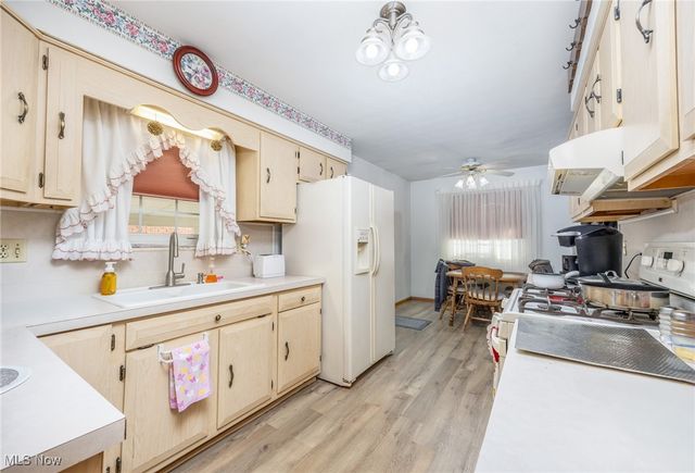 3401 6th Avenue, Vienna, WV 26105