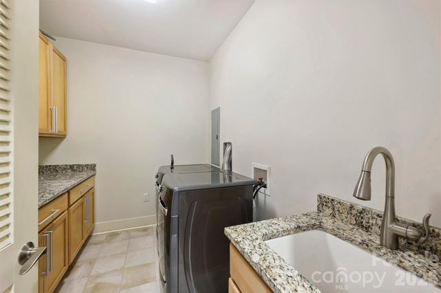 222 S Caldwell Street 1708, Charlotte, NC 28202