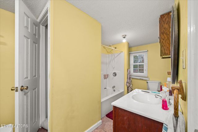 2095 Rickman Rd, Livingston, TN 38570