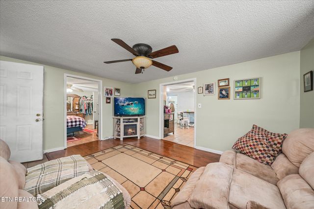 2095 Rickman Rd, Livingston, TN 38570