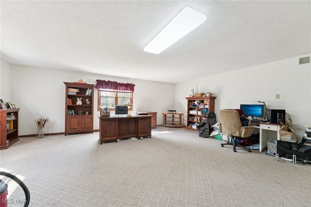 40000 Myrtle Court, Elyria, OH 44035