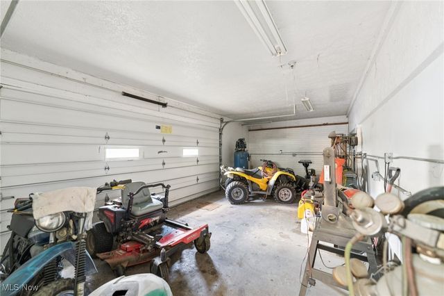 40000 Myrtle Court, Elyria, OH 44035