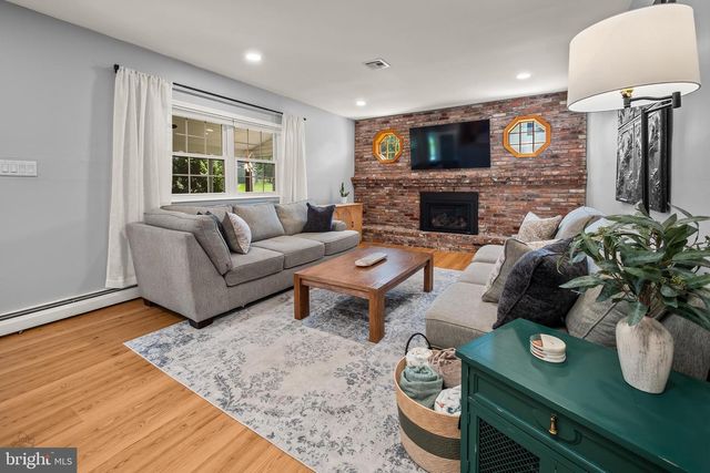 921 PATRIOT DR, Lansdale, PA 19446