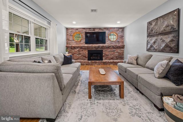 921 PATRIOT DR, Lansdale, PA 19446