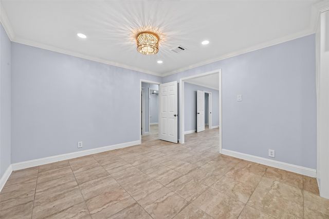 6846 Beechnut Street, Houston, TX 77074