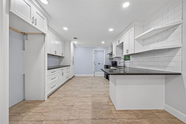 6846 Beechnut Street, Houston, TX 77074