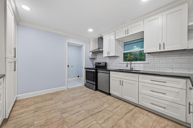 6846 Beechnut Street, Houston, TX 77074