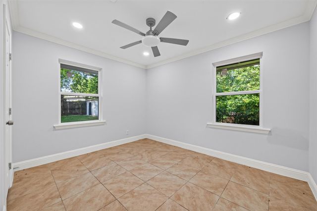 6846 Beechnut Street, Houston, TX 77074