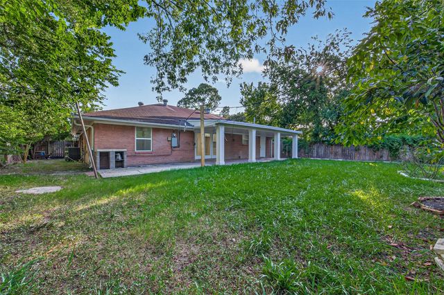 6846 Beechnut Street, Houston, TX 77074