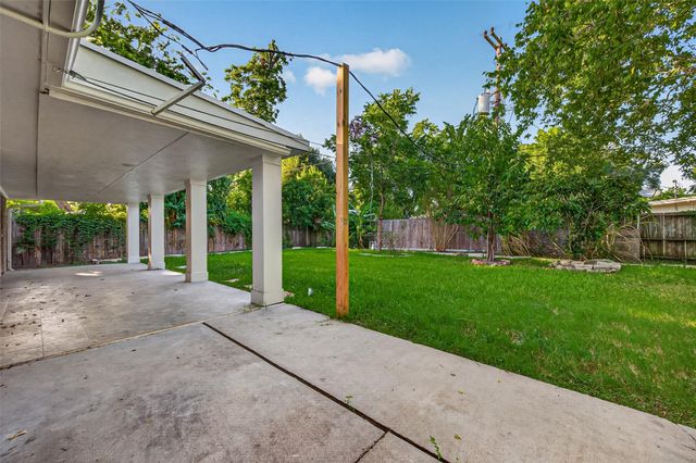 6846 Beechnut Street, Houston, TX 77074