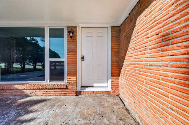 6846 Beechnut Street, Houston, TX 77074