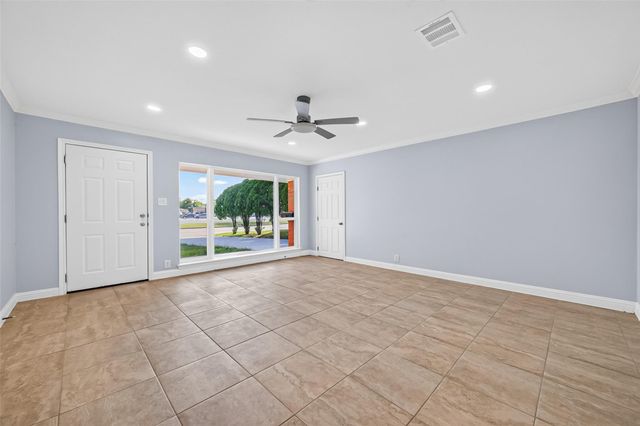 6846 Beechnut Street, Houston, TX 77074