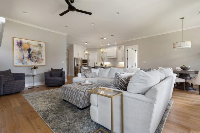 24 Mountain Brook Road, Little Rock, AR 72223