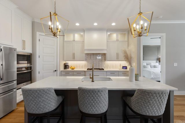 24 Mountain Brook Road, Little Rock, AR 72223