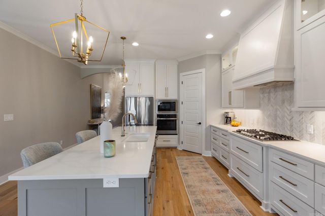 24 Mountain Brook Road, Little Rock, AR 72223