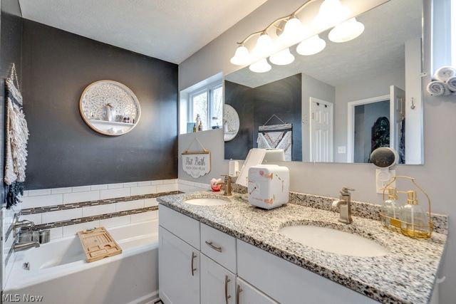 2904 Pepper Hill Circle, Akron, OH 44312