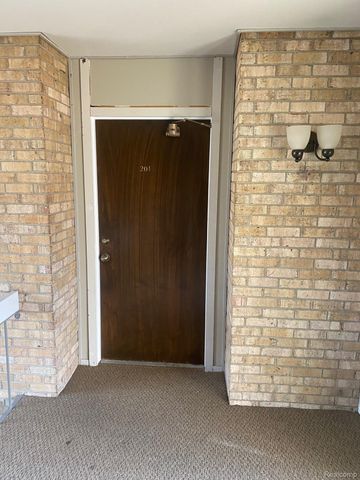 16150 N Park Drive 201, Southfield, MI 48075