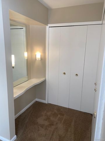 16150 N Park Drive 201, Southfield, MI 48075