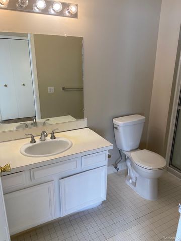 16150 N Park Drive 201, Southfield, MI 48075