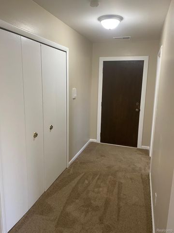 16150 N Park Drive 201, Southfield, MI 48075