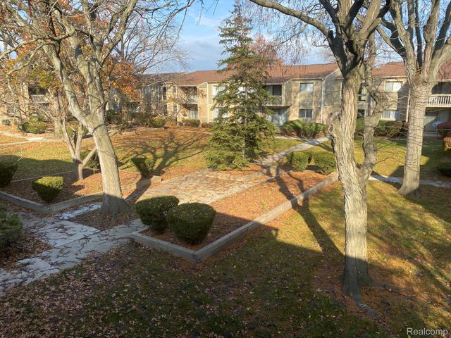 16150 N Park Drive 201, Southfield, MI 48075
