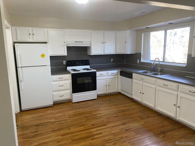 16150 N Park Drive 201, Southfield, MI 48075