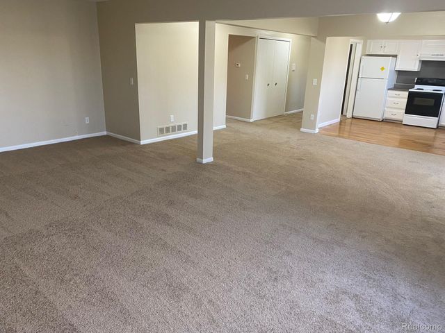 16150 N Park Drive 201, Southfield, MI 48075