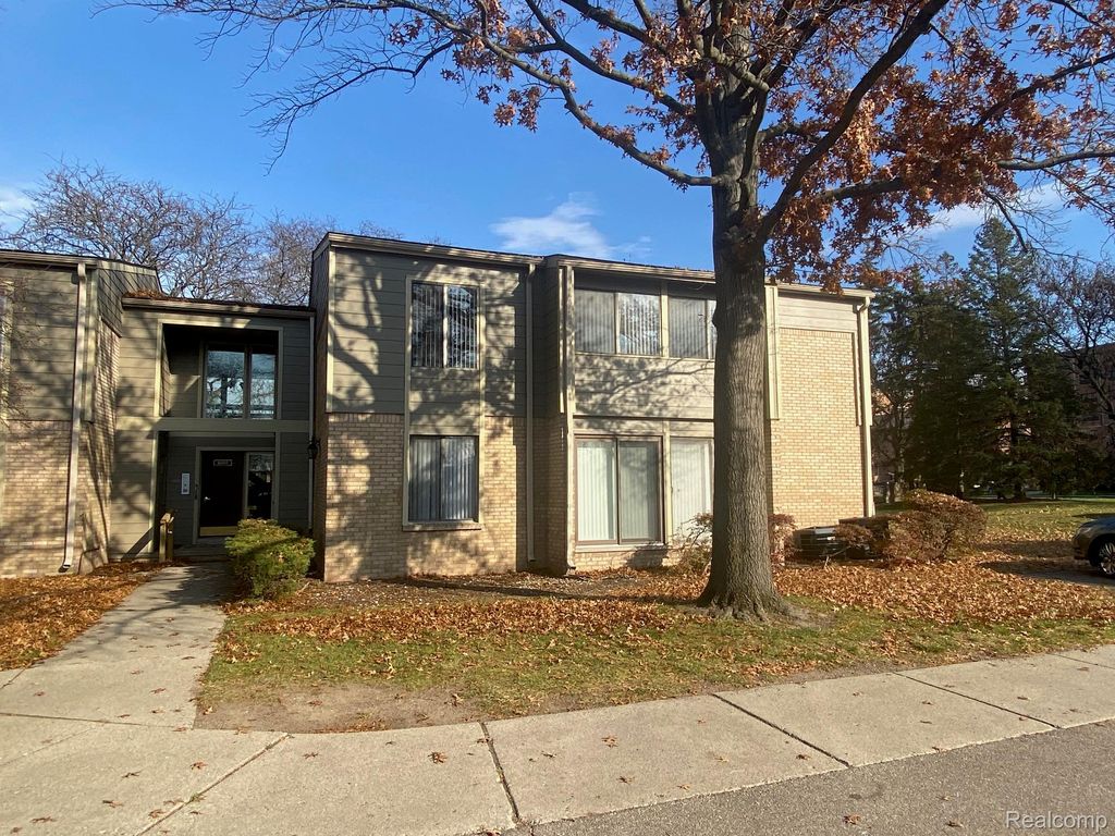 16150 N Park Drive 201, Southfield, MI 48075