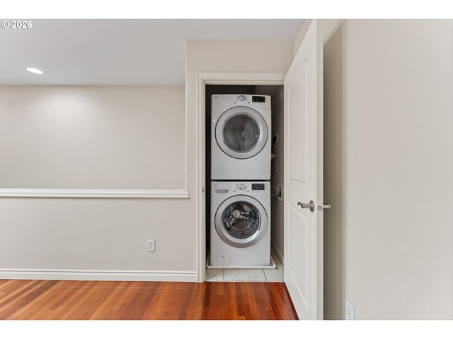 4 NORTHVIEW Ct, Lake Oswego, OR 97035