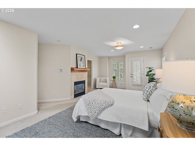 4 NORTHVIEW Ct, Lake Oswego, OR 97035