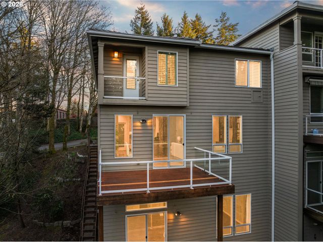 4 NORTHVIEW Ct, Lake Oswego, OR 97035