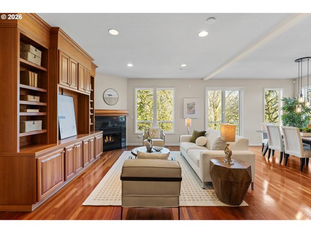 4 NORTHVIEW Ct, Lake Oswego, OR 97035