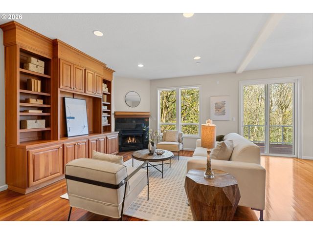 4 NORTHVIEW Ct, Lake Oswego, OR 97035