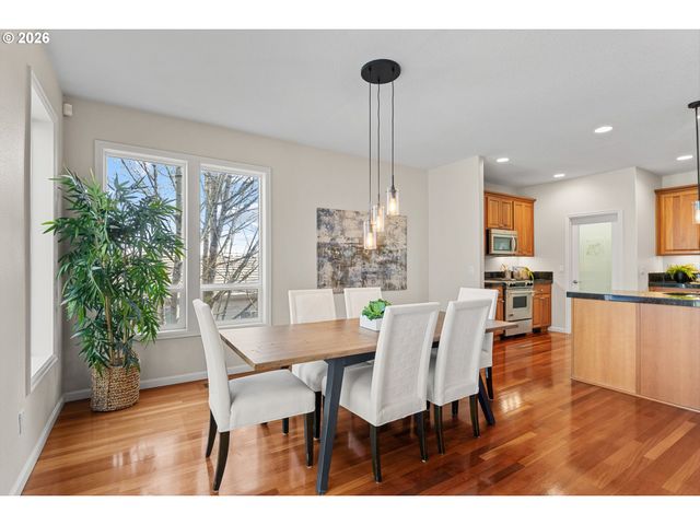 4 NORTHVIEW Ct, Lake Oswego, OR 97035