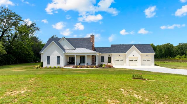 411 Bryan Rd, Hillsboro, TN 37342