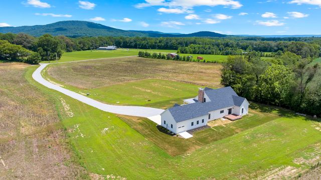 411 Bryan Rd, Hillsboro, TN 37342