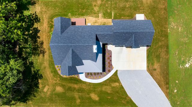 411 Bryan Rd, Hillsboro, TN 37342