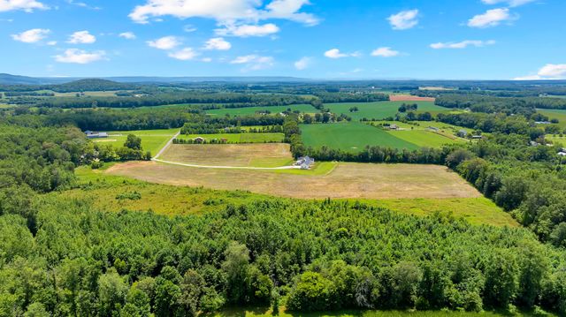 411 Bryan Rd, Hillsboro, TN 37342