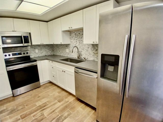 5951 Wellesley Park Dr 201, Boca Raton, FL 33433