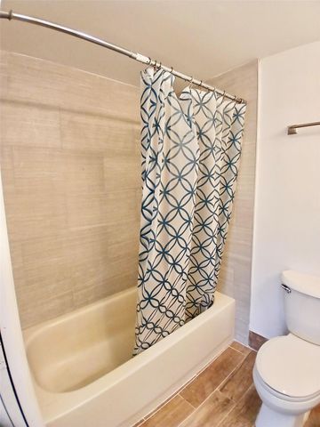 5951 Wellesley Park Dr 201, Boca Raton, FL 33433