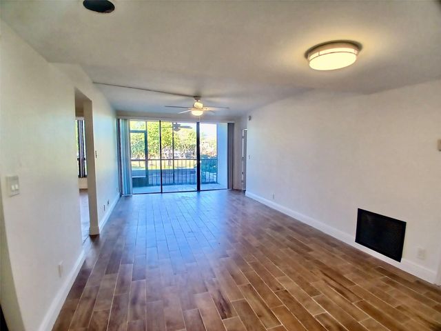 5951 Wellesley Park Dr 201, Boca Raton, FL 33433